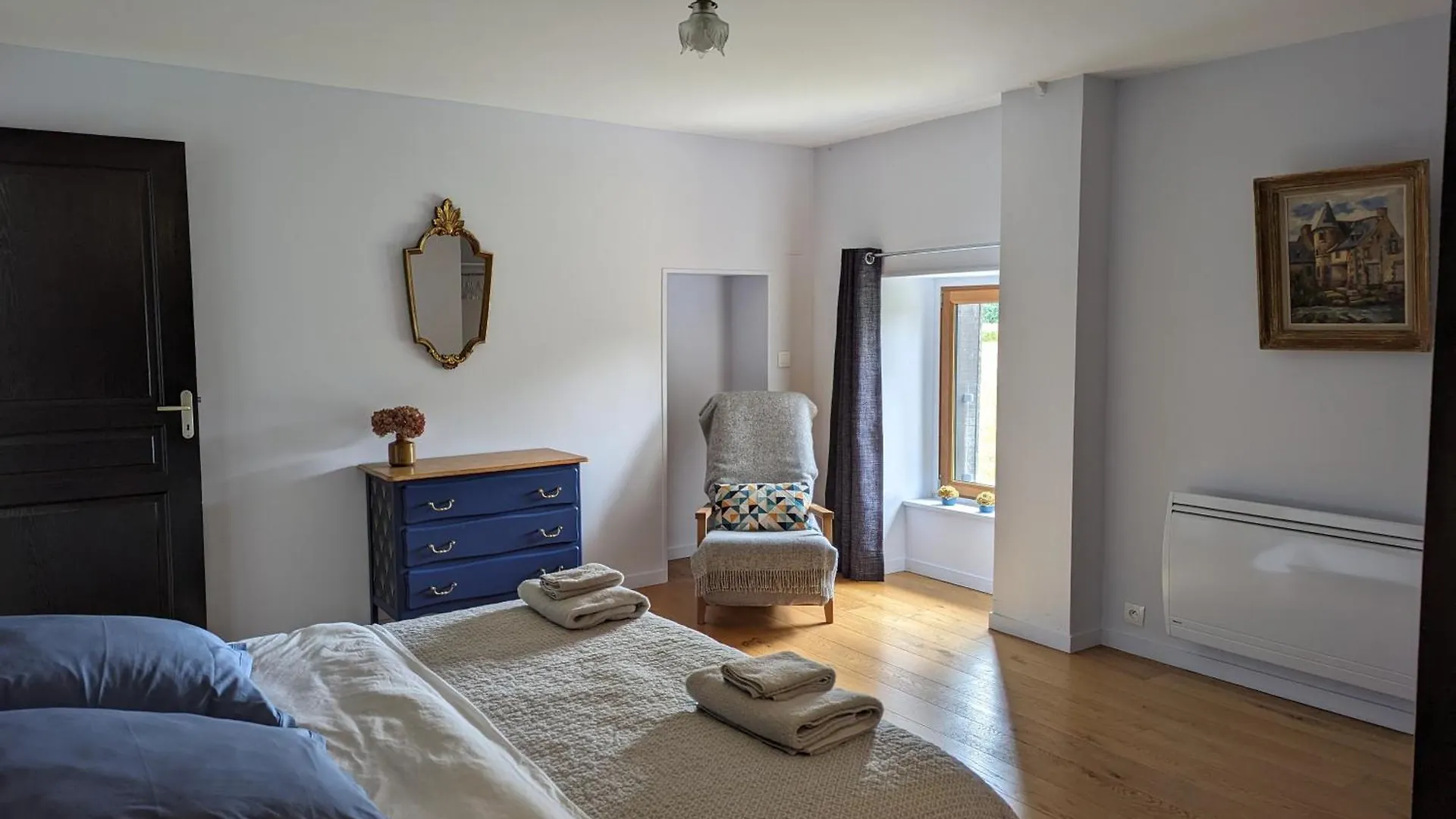 Holiday home Un Cadre Fleuri Villa Cardroc France